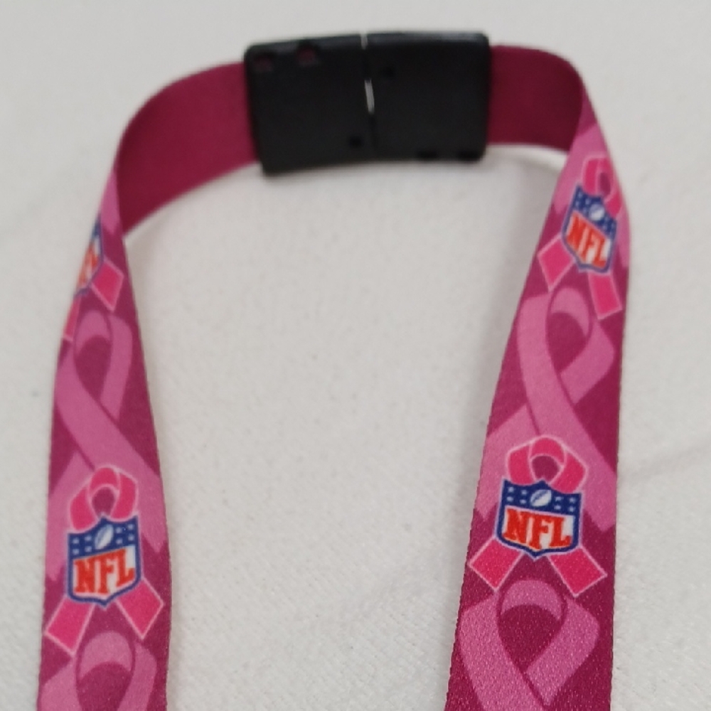 🏈 NFL Pink and Black Key/Card Holder